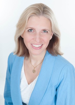 Leading executive communication coach Helen Sewell 